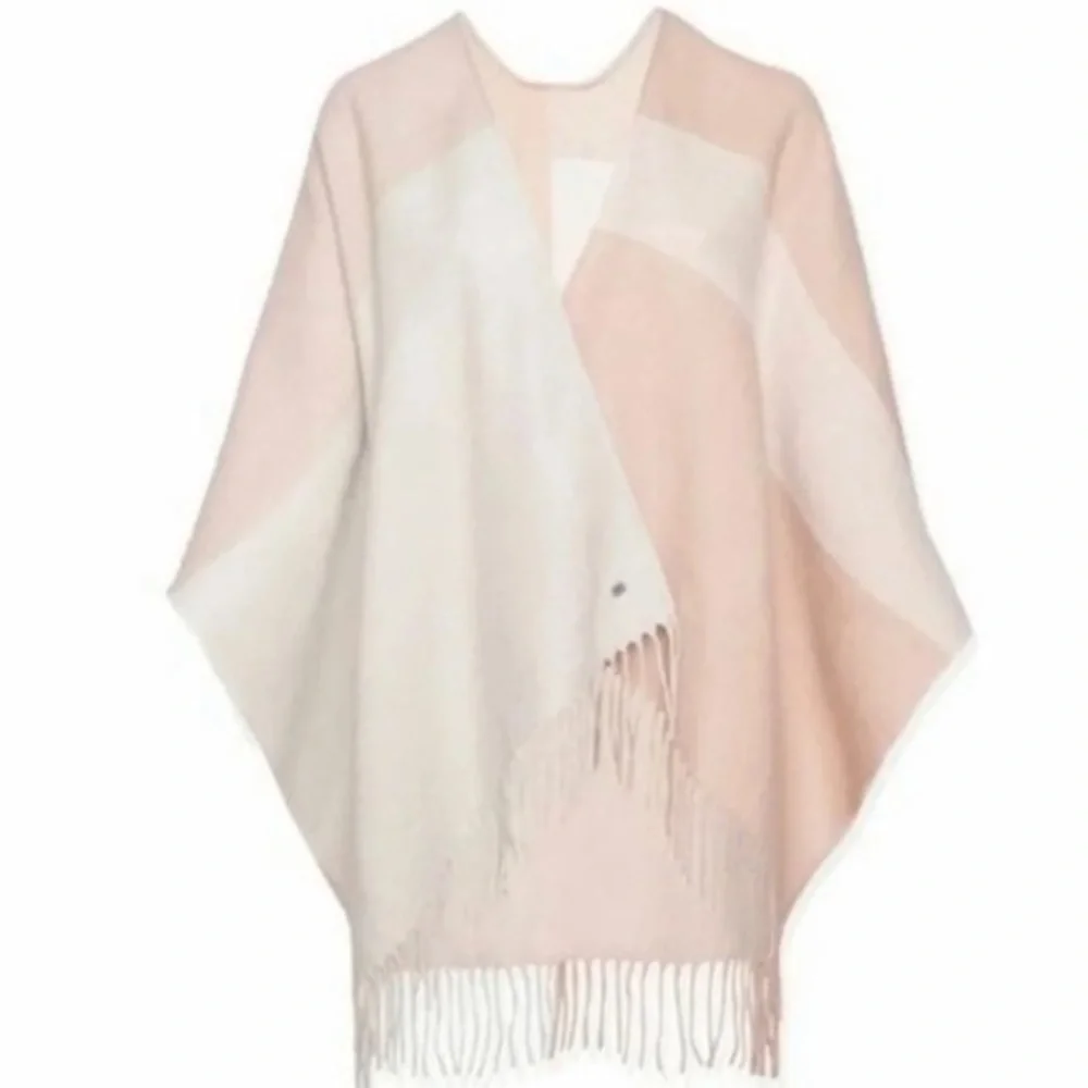 NWT Soia & Kyo Woven Scarf wit Fringe